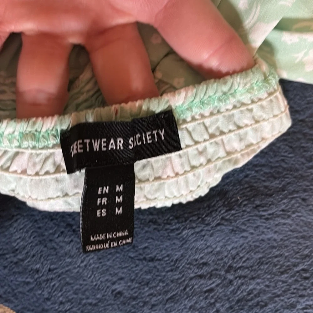 MM21 Streetwear society green floral romper with tie back and straps - Picture 7 of 7